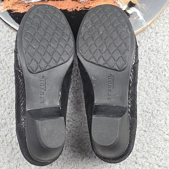 Aravon by New Balance Pasty -ARBlack Leather Lizard Print Elastic Slip On 6.5D - Picture 8 of 8